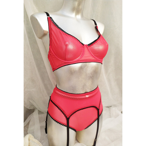 vintage lingerie RED Retro Pin Up lingerie set - bra, garter - Inspire  Uplift