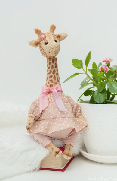 stuffed-animal-horse-giraffe-anjou (1).jpg