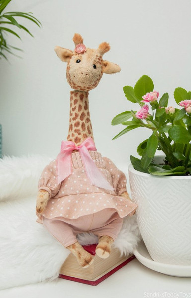 handmade-horse-giraffe-anjou-by-svetlana-rumyantseva.jpg