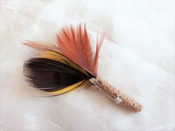 Rustic-Wedding-Feather-Boutonniere-8.jpg