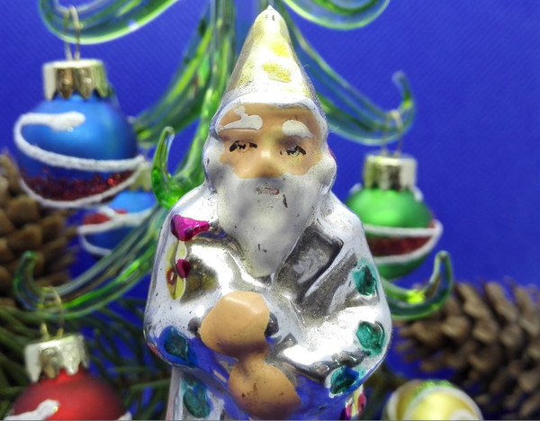 christmas-toy-astrologer-with-cock.JPG
