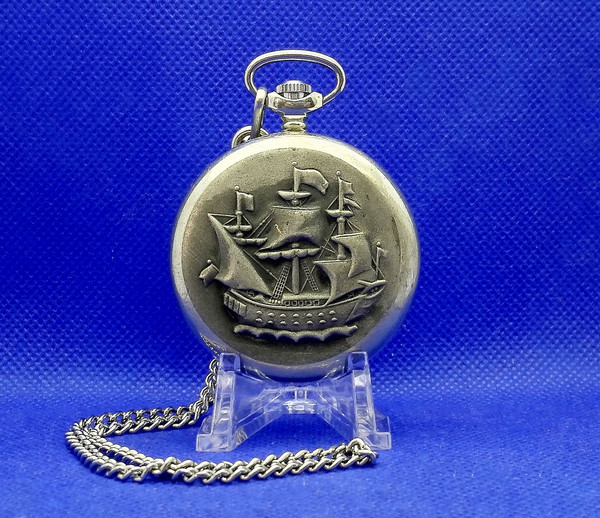 soviet-pocket-watch-frigate.jpg