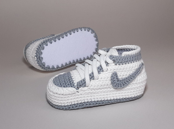 white-baby-shoes.jpg