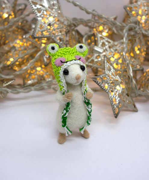Needle felted mouse in a frog hat - Inspire Uplift
