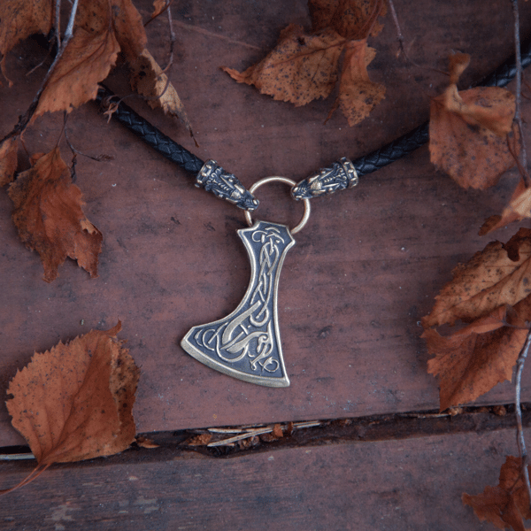 dragon-axe-necklace