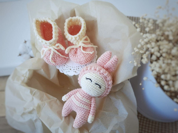 Newborn gift set gender neutral gift basket baby booty with miniature doll.jpg