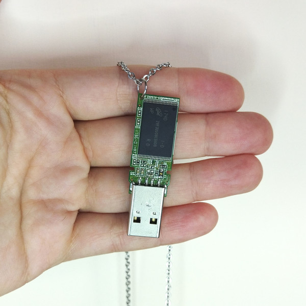 recycled-USB-necklace-for-men