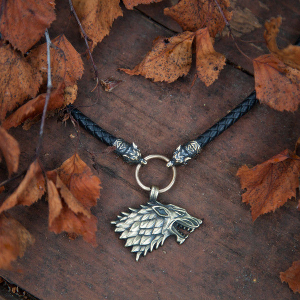 wolf-necklace