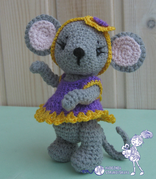 Little-Mouse Lucy-pdf-Strakovskaya-1.JPG