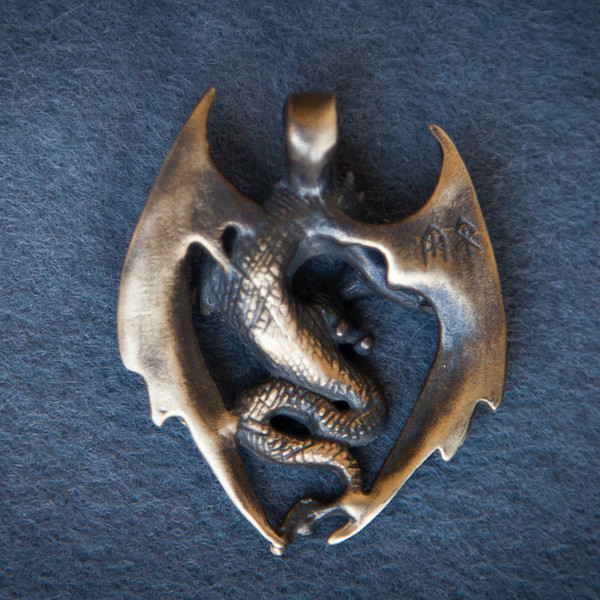 viking-dragon-pendant-back-side
