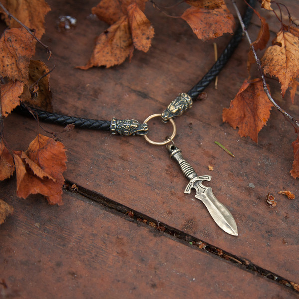 sword-necklace