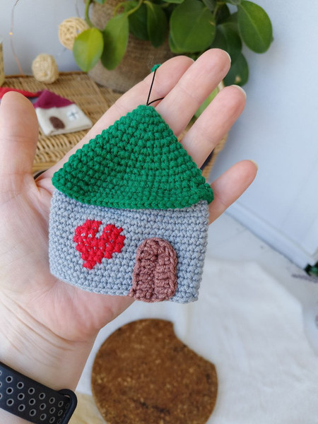 Amigurumi Keychain Home crochet pattern 5.jpg