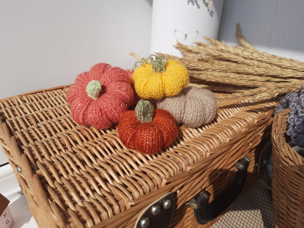 Knitting pumpkin pattern.jpg