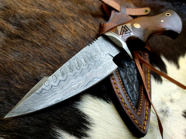 Handmade Damascus Steel Hunting knife Handle Deer Antler leather Sheath Handle and Clip, Hand forged Damascus