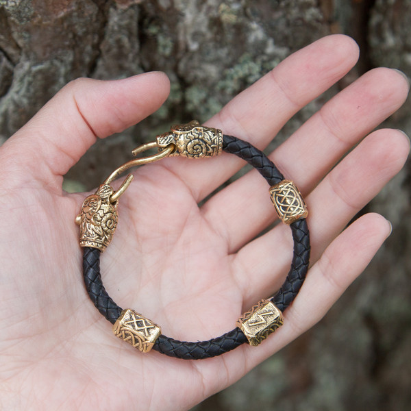 rune-bracelet