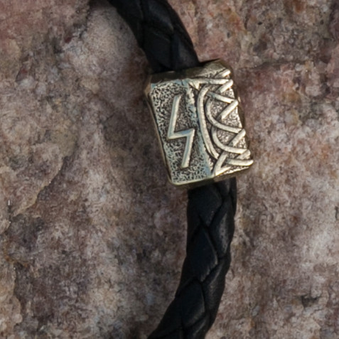 rune-jewelry