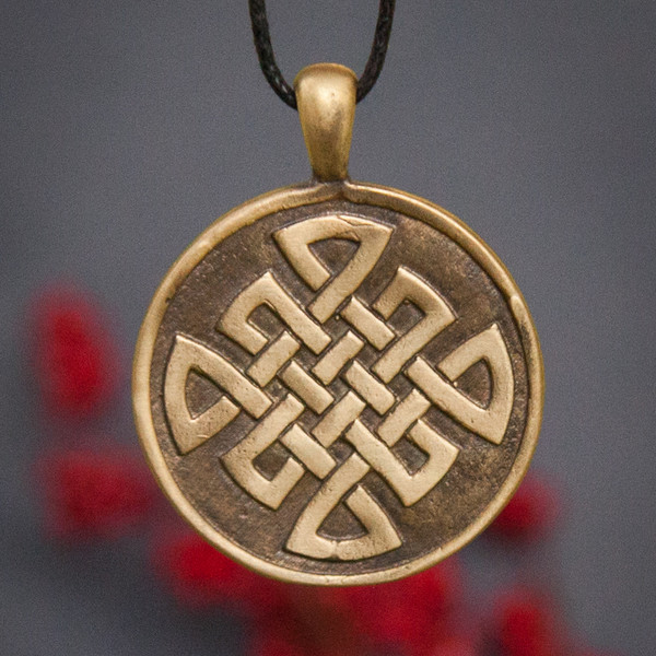celtic-knot-pendant