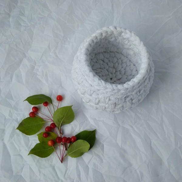basket-white-crocheted-small-decor-for little things-11.jpg