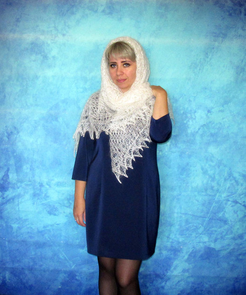 white russian shawl, wool wrap, warm scarf, Orenburg stole, openwork bridal cape, headscarf, kerchief.JPG
