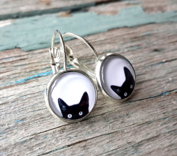 Black cat earrings 1.jpg