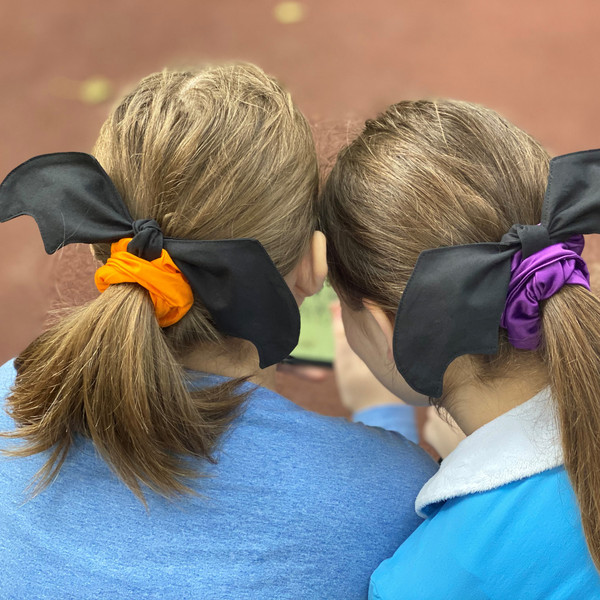 Halloween-bat-wings-scrunchie-hair-tie-goth-accessory-girls-women-Halloween-party-favor-bat-scrunchies.jpg