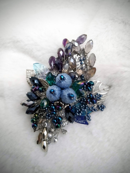 Handmade-beaded-blue-Leaf-brooch-pin-for-women.jpg