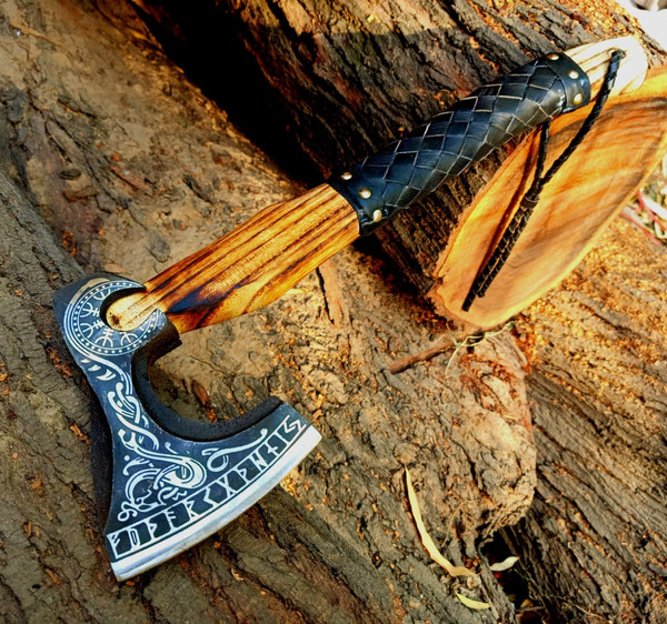 Handmade Steel Tomahawk Axe Throwing Viking Hunting Axe.jpeg