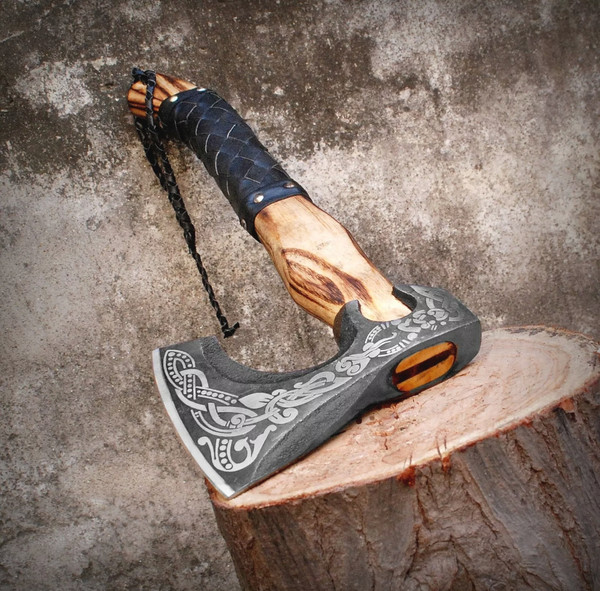 Custom Handmade Steel Tomahawk Axe Throwing Viking Hunting Axe.jpeg