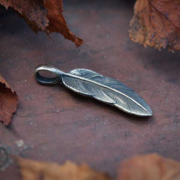 Feather-pendant-for-her