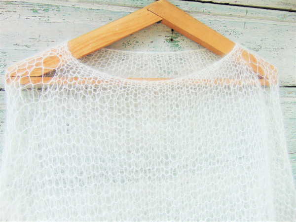 white loose knitted mohair sweater vest (9).JPG