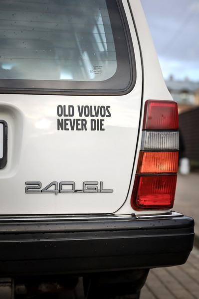 Old volvo's never die-Auto-Aufkleber / Aufkleber / Außenaufkleber