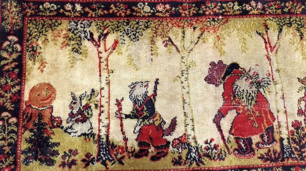 kids-wall-carpet-by-russian-folk-tale-kolobok.JPG