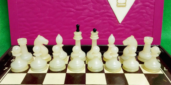 pocket-portable-mini-chess.jpg
