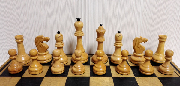 big-chess-pieces.jpg