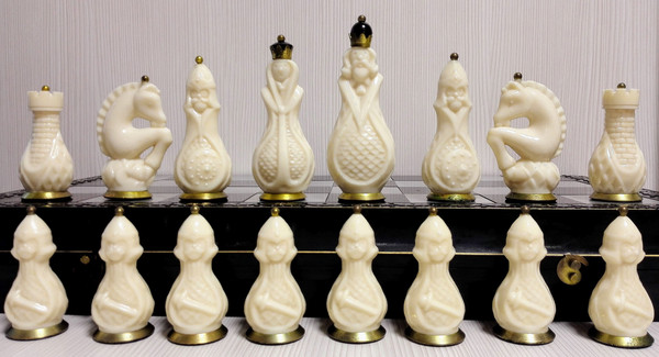 antique-chess.jpg