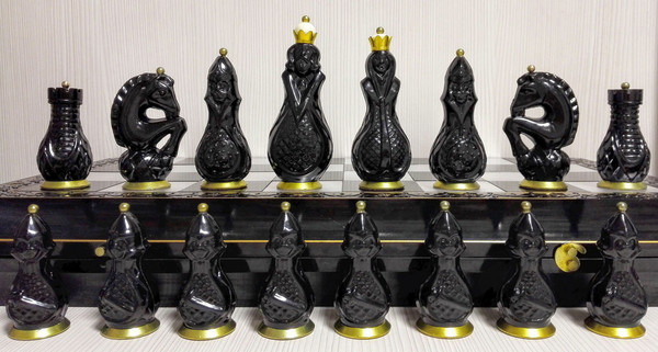 bakelite-chess.jpg