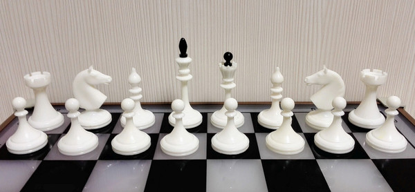 bakelite-collectible-chess.jpg