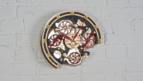 automaton-bite-Khokhloma-moving-gear-handcrafted-wooden-wall-clock-by-woodandroot-steampunk-russian-traditional-ornament-1.jpg