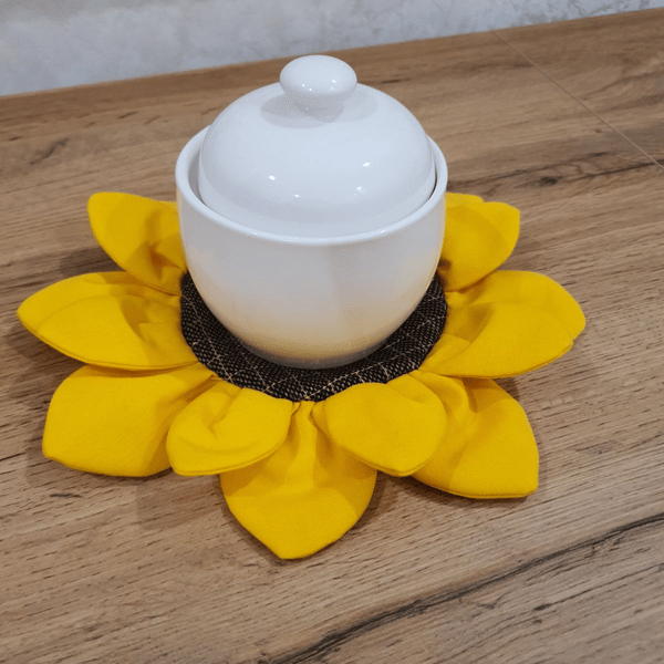 Sunflower serving hot bowl holder. Cute potholders. Soup bow - Inspire  Uplift