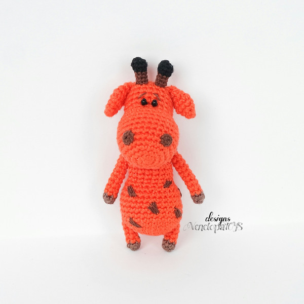 crochet pretty little giraffe toy