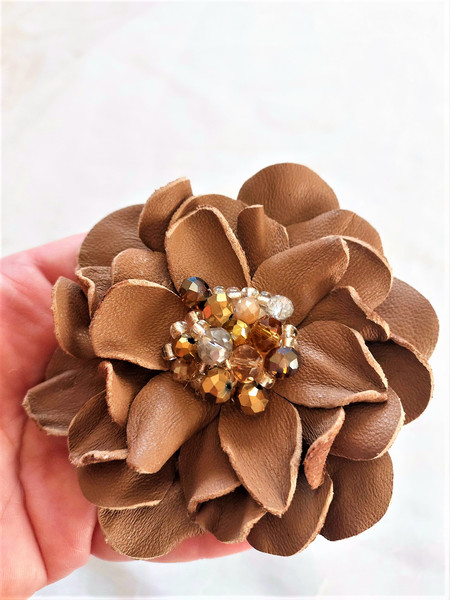 brown-flower-leather-brooch-3.jpg