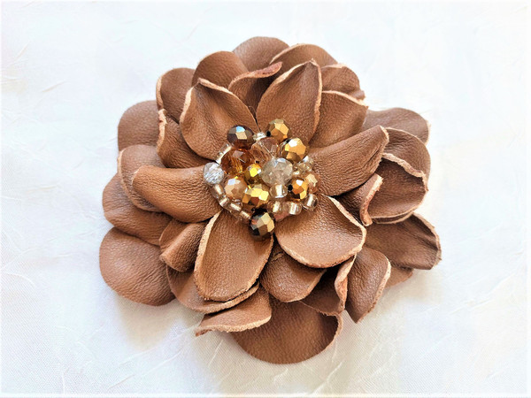 brown-flower-leather-brooch-1.jpg