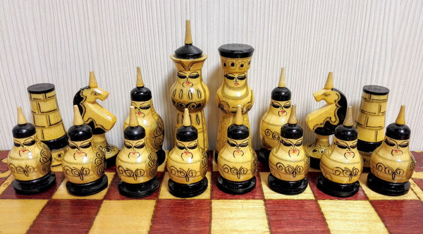 old-wooden-chess.jpg