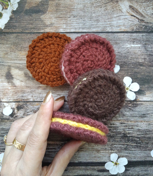 beginner-cookie-tutorial-crochet-pattern.jpeg