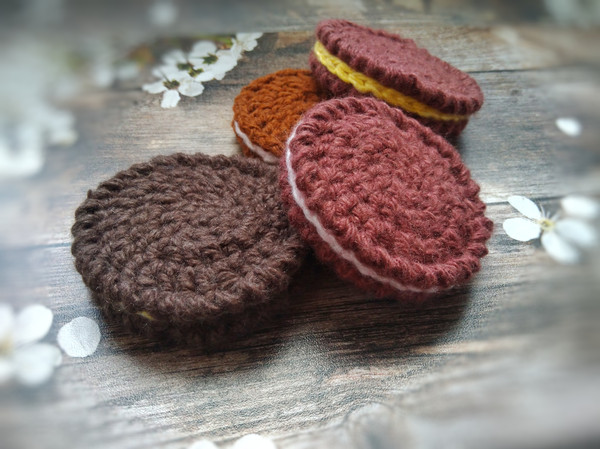 crochet-chocolate-cookie-pattern-pdf.jpeg