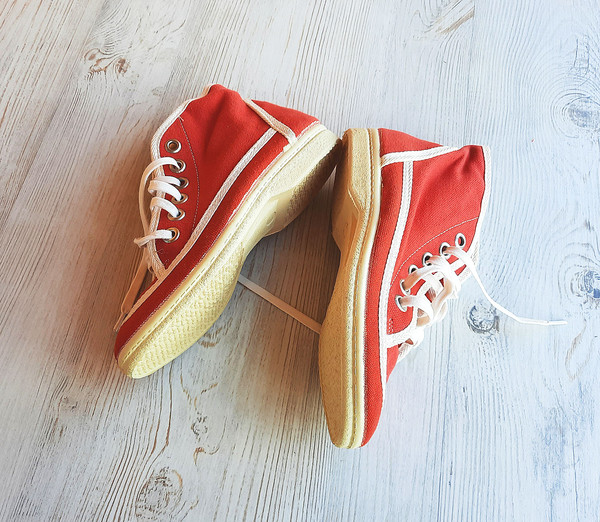 red_poland_sneakers6.jpg