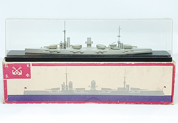 2 Vintage USSR diecast Ship model Line ship Battleship GANGUT 1970s.jpg