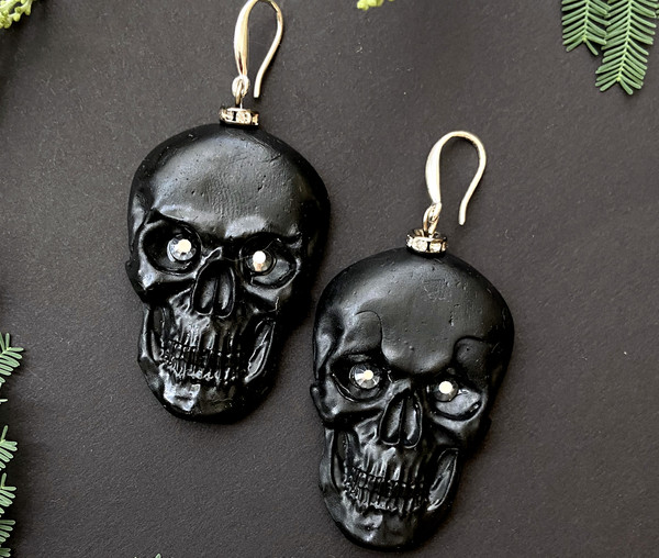 black_skull_earrings (3).jpeg