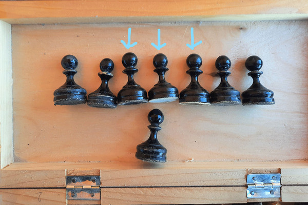 small_antique_chess_wood1.jpg