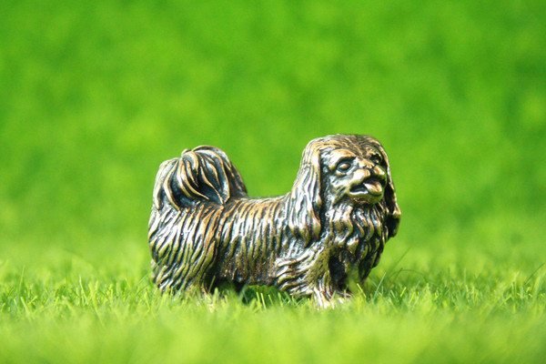 Pekingese-miniature-statuette-of-bronze